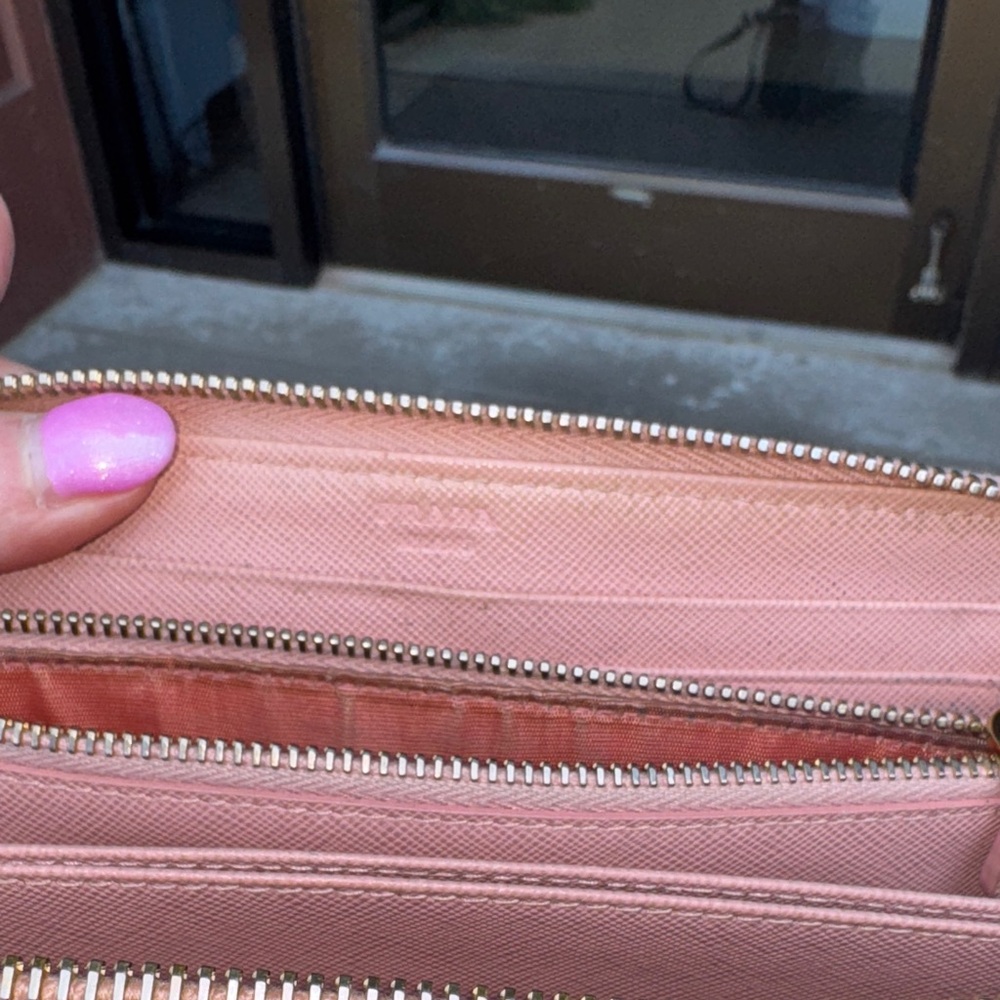 Prada Light Pink Bow Wallet GUC authentic - Picture 8 of 13
